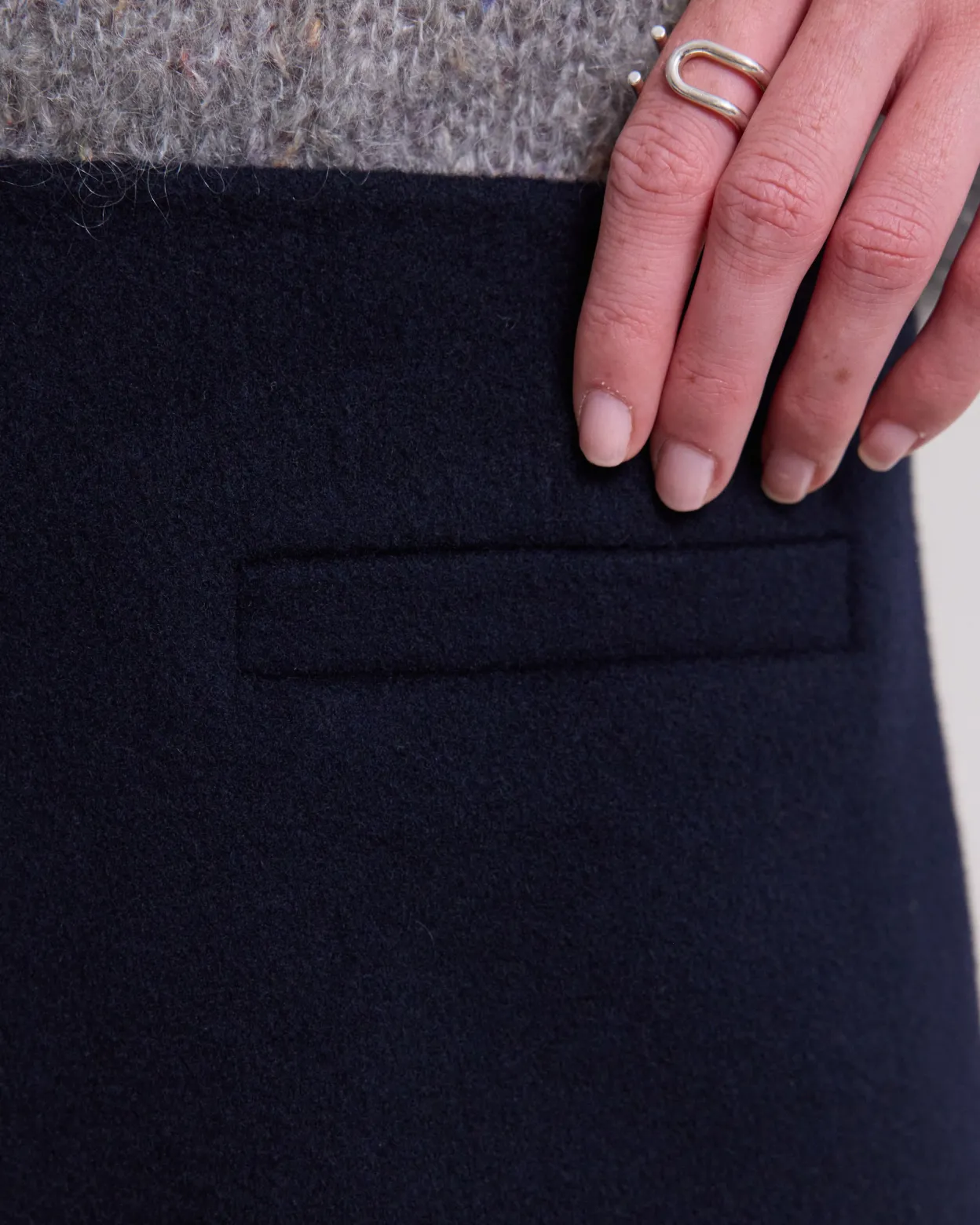 joba_skirt_3.webp Online Hartford Joba Skirt Navy Blue