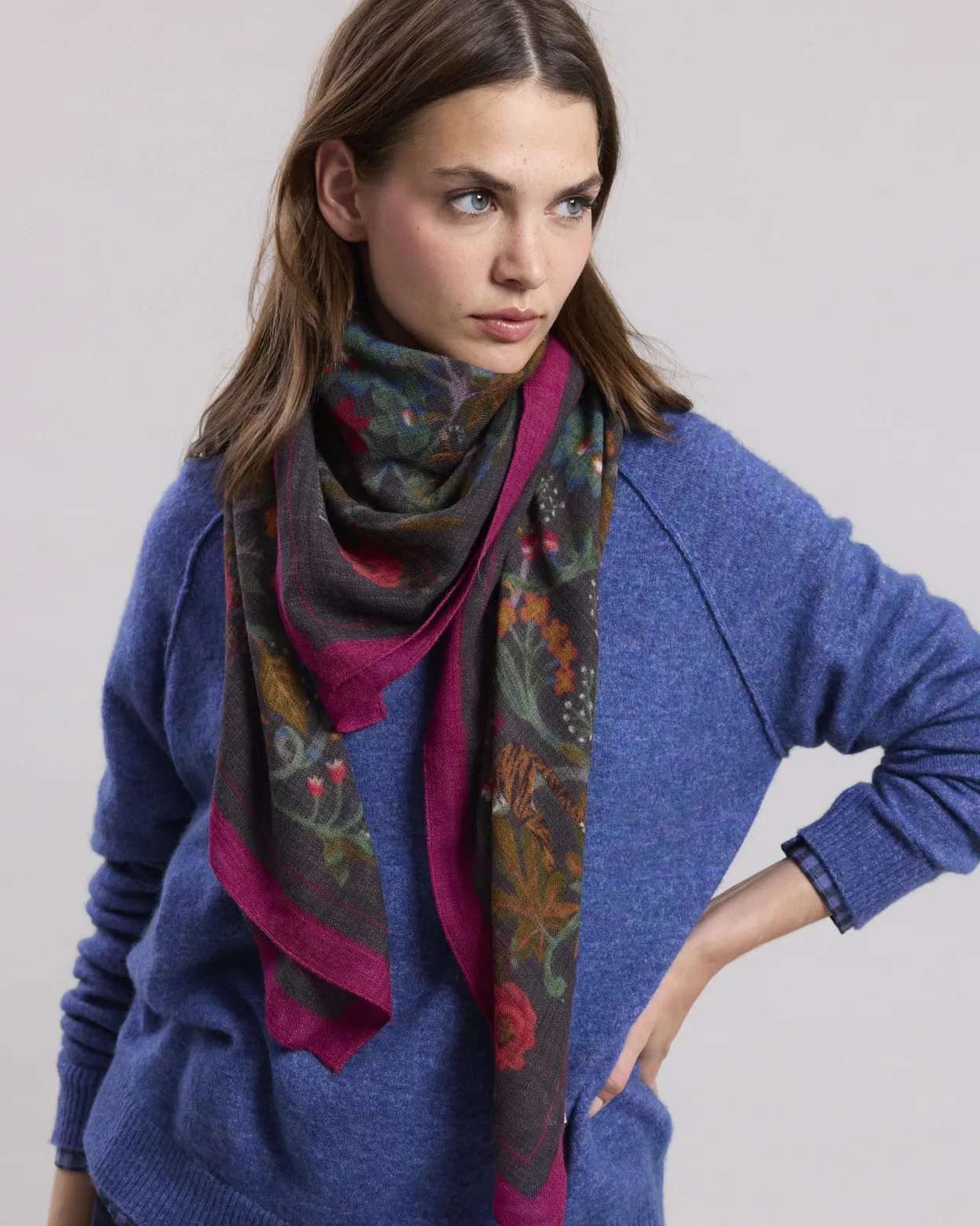 jungle_scarf_0-1.webp Cheap Hartford Jungle Scarf Carbon