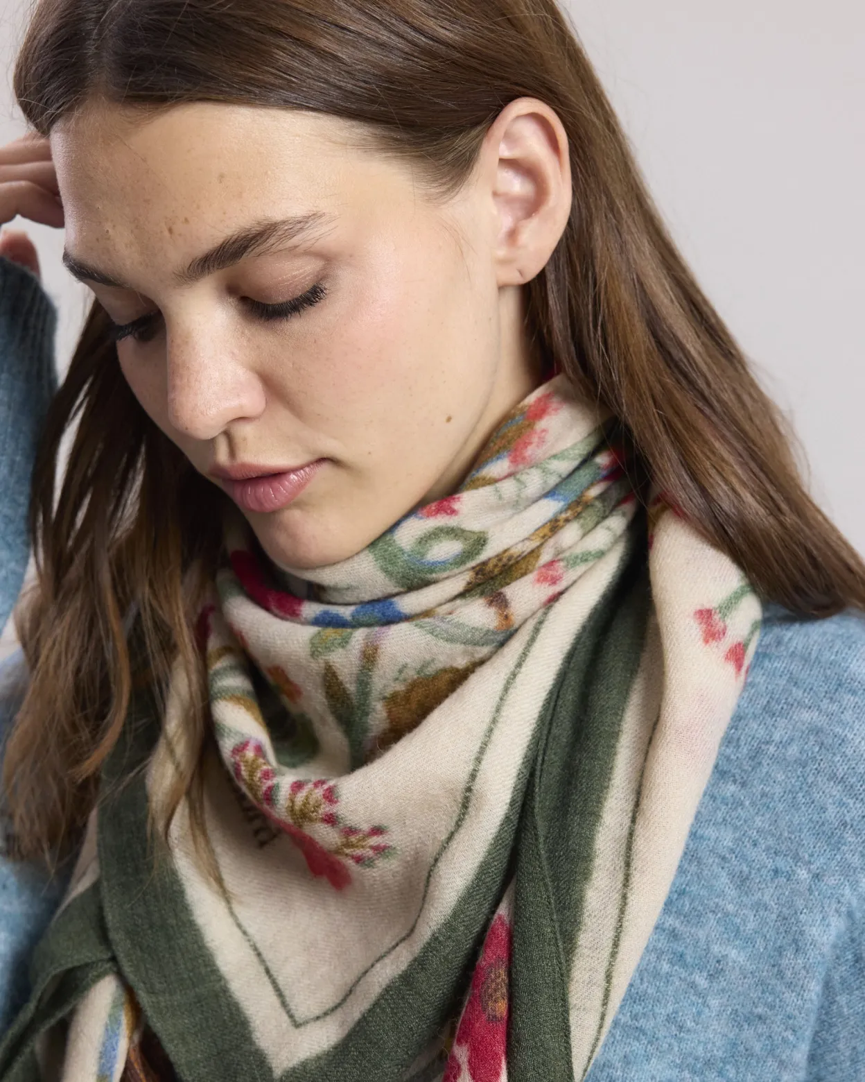 jungle_scarf_0.webp Sale Hartford Jungle Scarf Beige