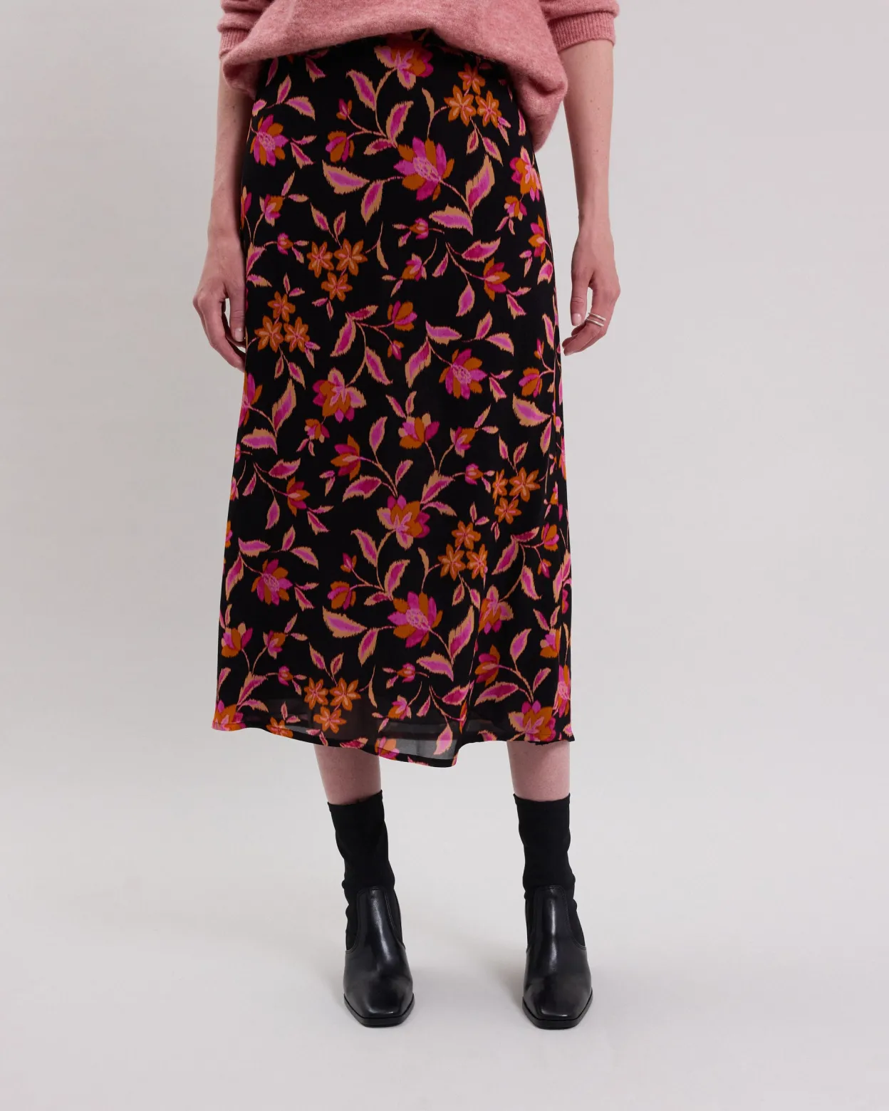 juste_skirt_1.webp Sale Hartford Juste Skirt Black & Orange