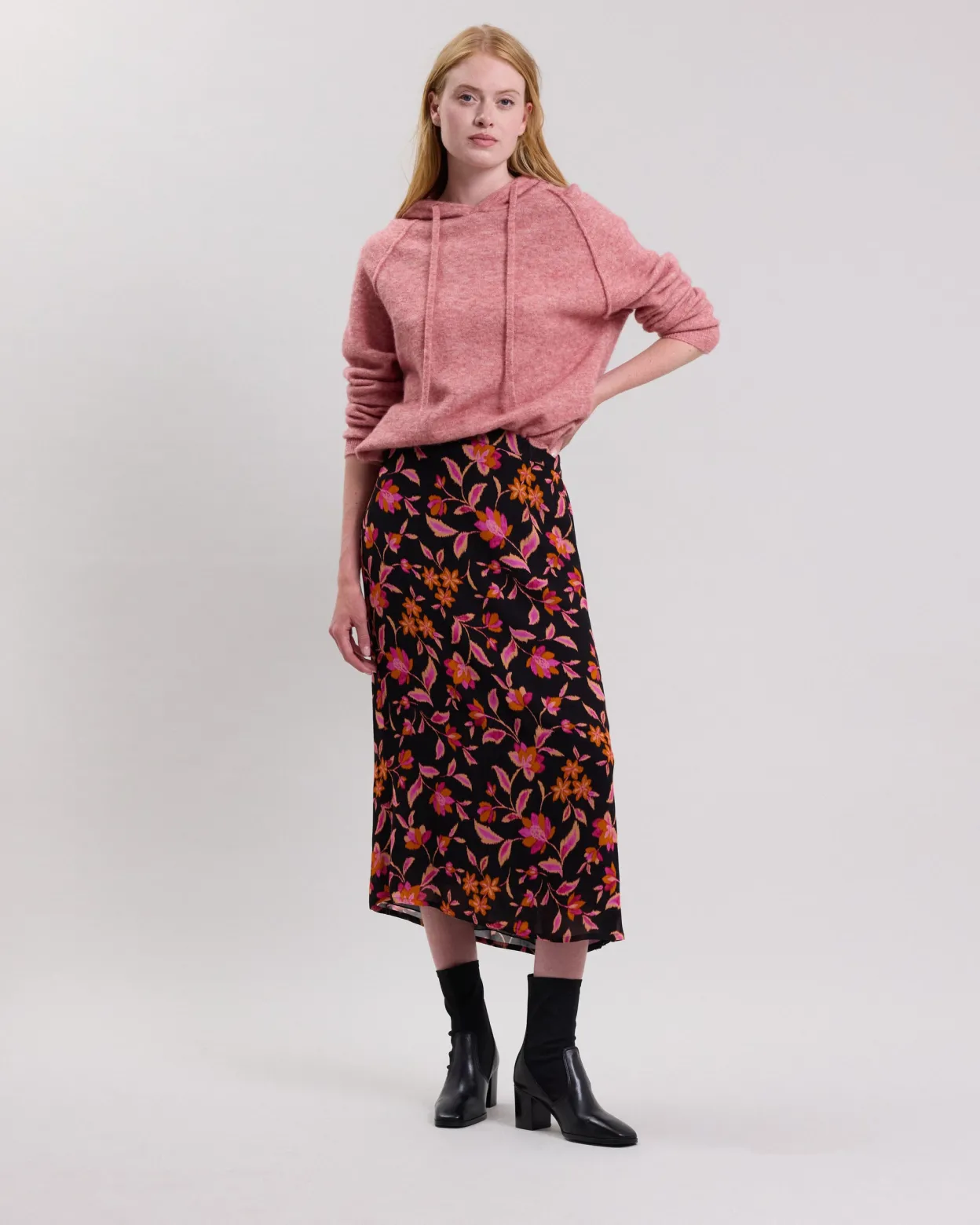 juste_skirt_2.webp Sale Hartford Juste Skirt Black & Orange