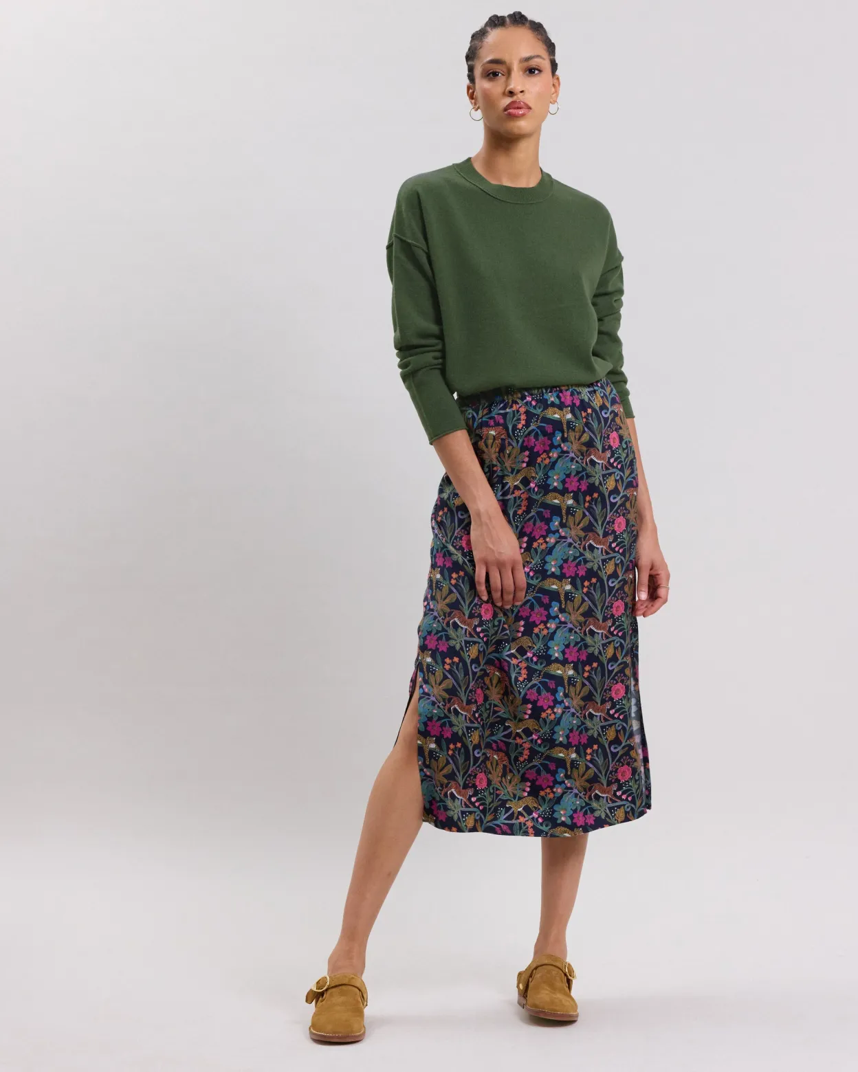 madel_sweater_1.webp Clearance Hartford Madel Sweater Military Green