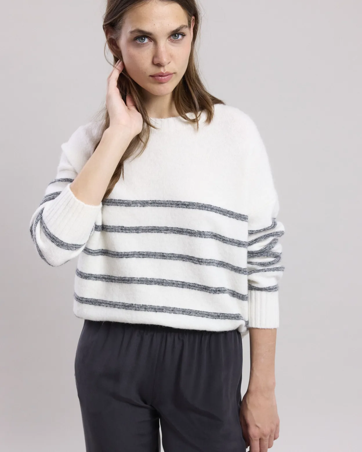 manta_sweater_0.webp Store Hartford Manta Sweater Off-White