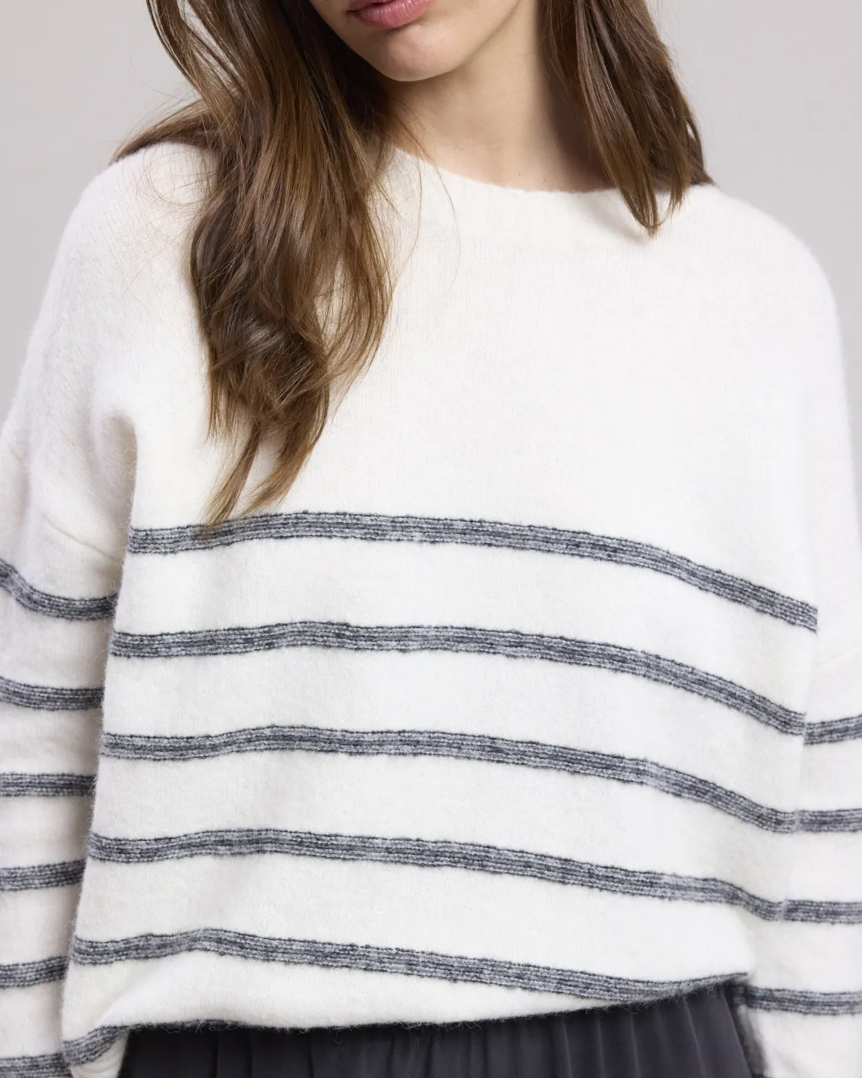 manta_sweater_2.webp Store Hartford Manta Sweater Off-White