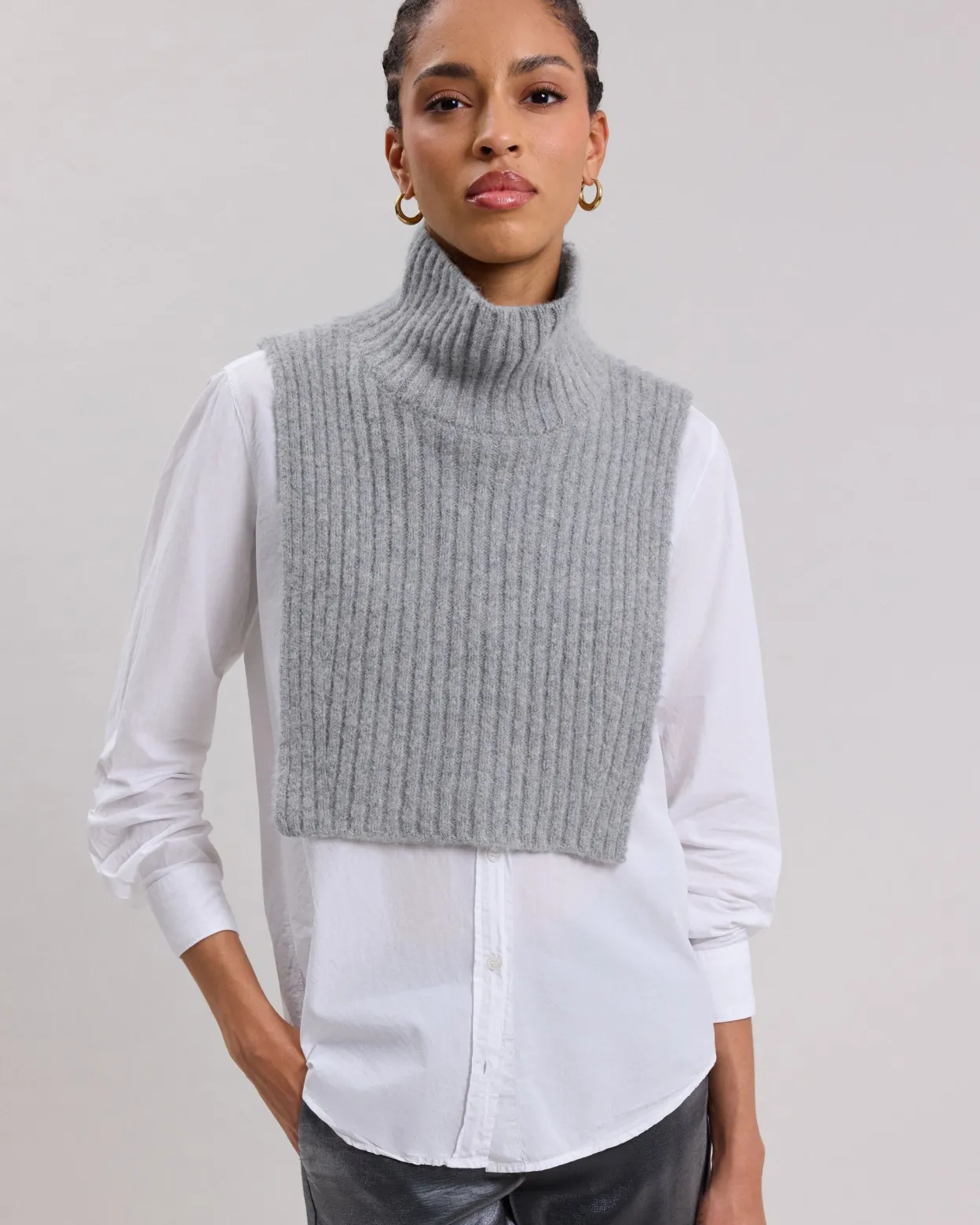 mehna_bib_collar_0.webp New Hartford Mehna Bib Collar Gray