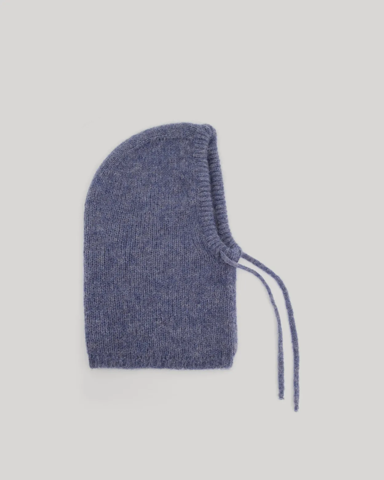 melo_beanie_3.webp Shop Hartford Melo Beanie Denim Blue & Silver
