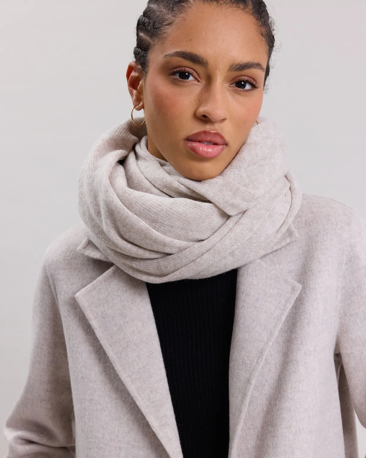 ment_scarf_0-1.webp Cheap Hartford Ment Scarf Beige