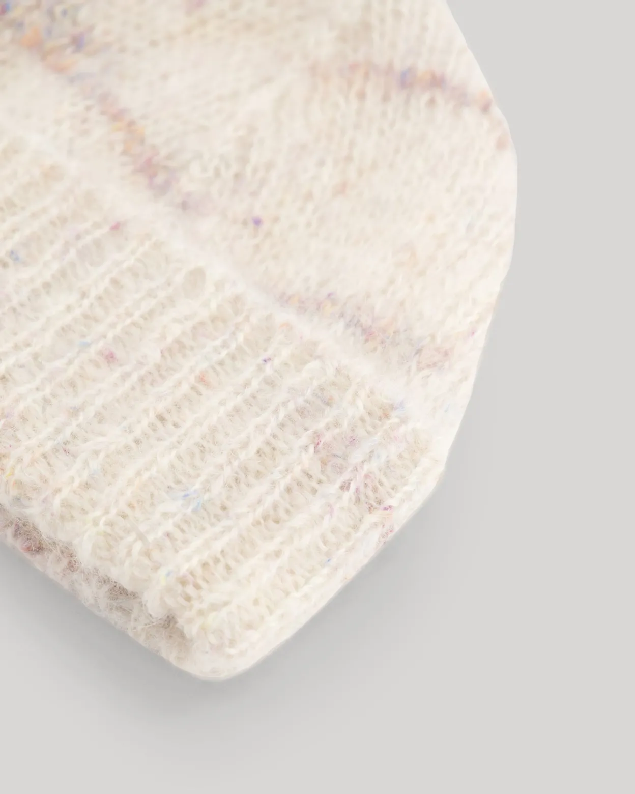 meon_beanie_2.webp Discount Hartford Meon Beanie Off-White