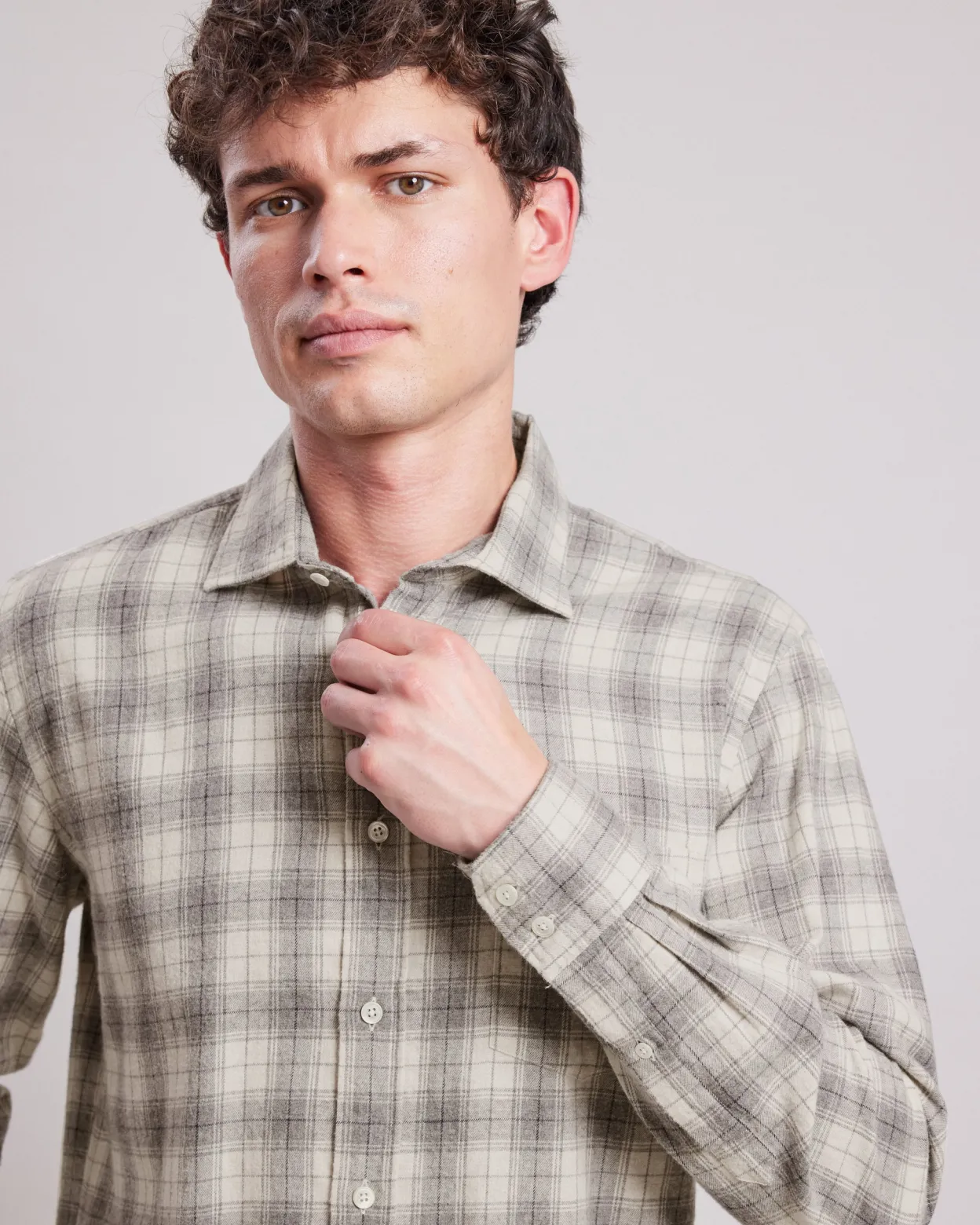 paul_shirt_1-7.webp Sale Hartford Paul Shirt Gray & Beige