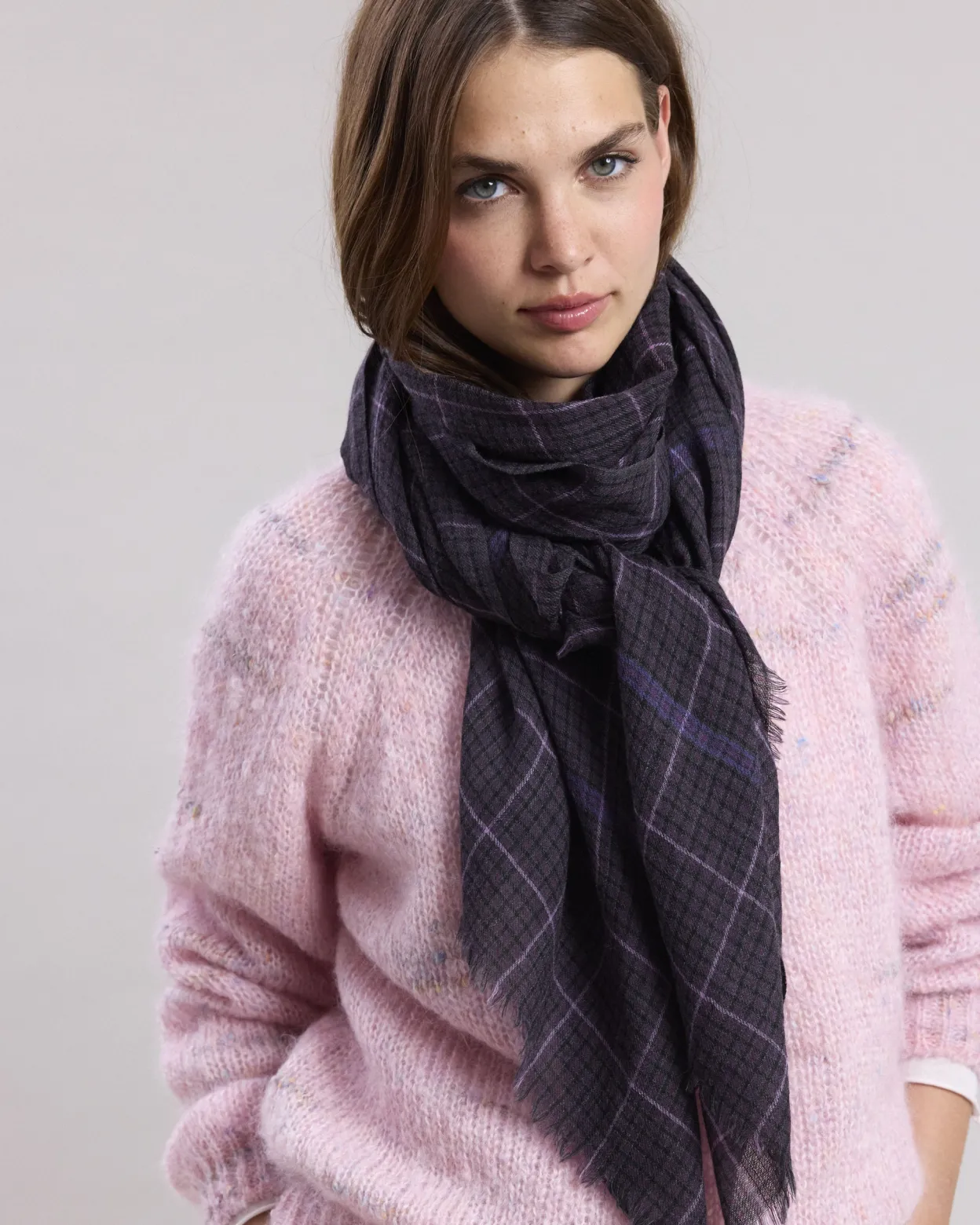 plaid_scarf_0-1.webp Clearance Hartford Plaid Scarf Anthracite