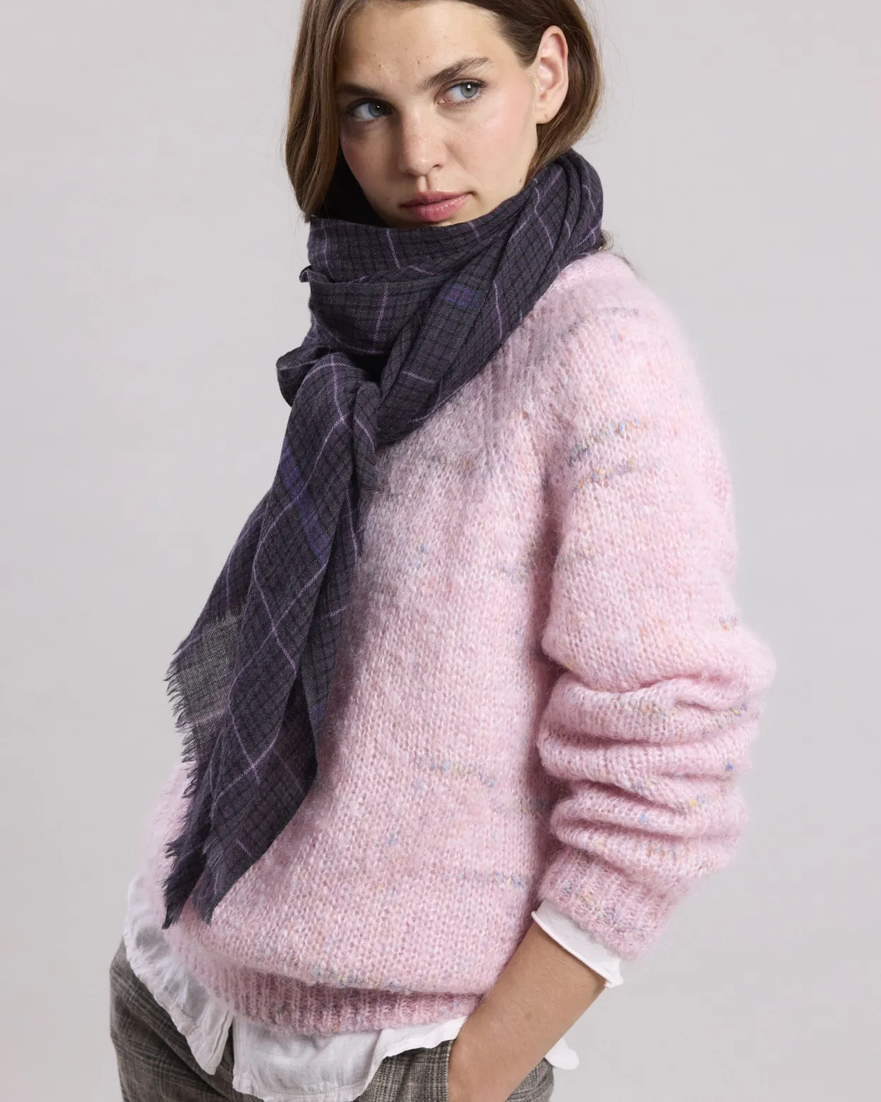 plaid_scarf_1-1.webp Clearance Hartford Plaid Scarf Anthracite