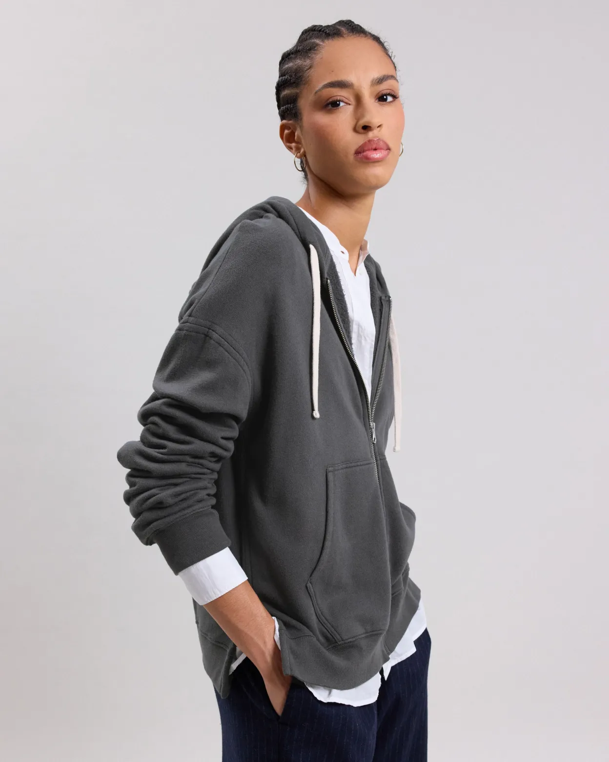 tali_sweatshirt_1.webp Discount Hartford Tali Sweatshirt Carbon