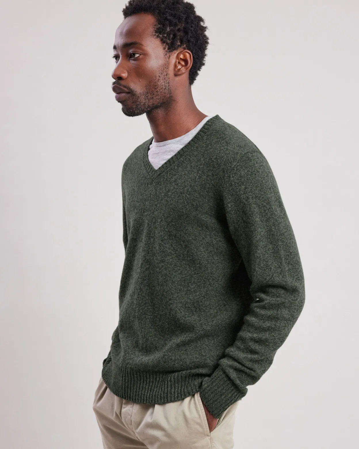 vee_sweater_0-2.webp Store Hartford Vee Sweater Military Green