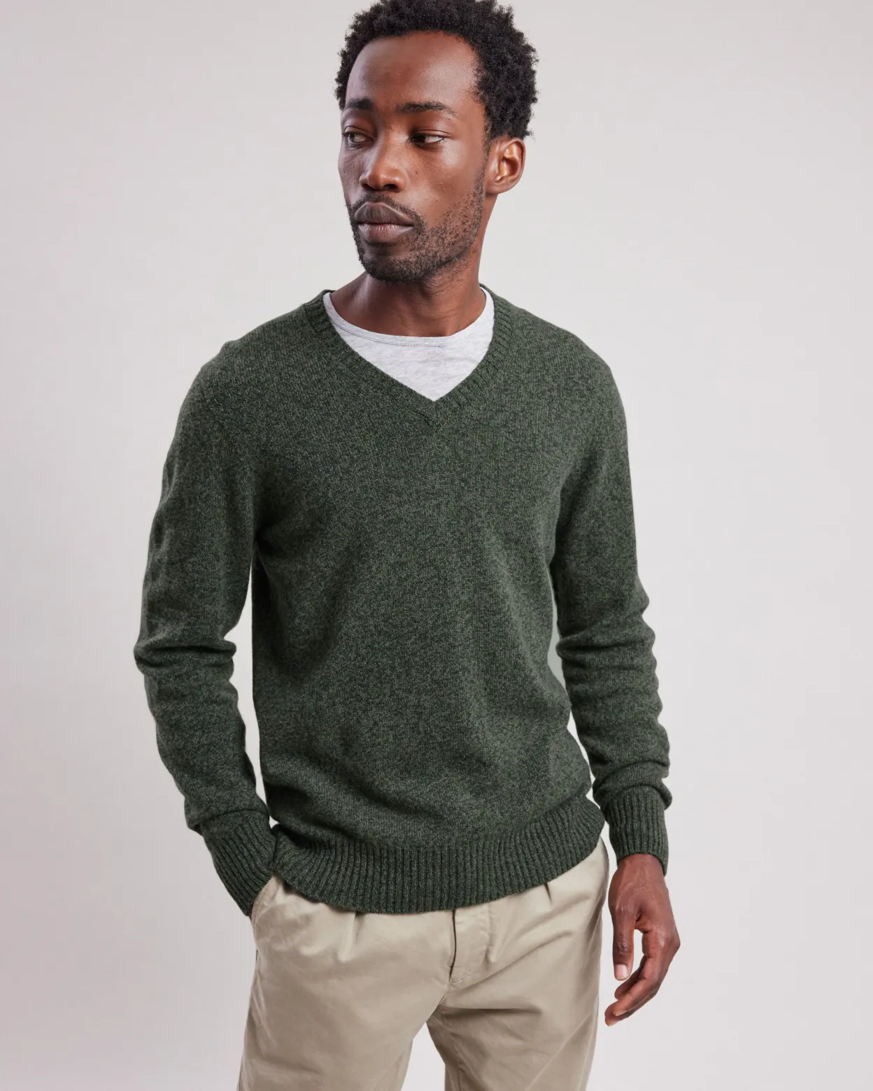vee_sweater_3-1.webp Store Hartford Vee Sweater Military Green