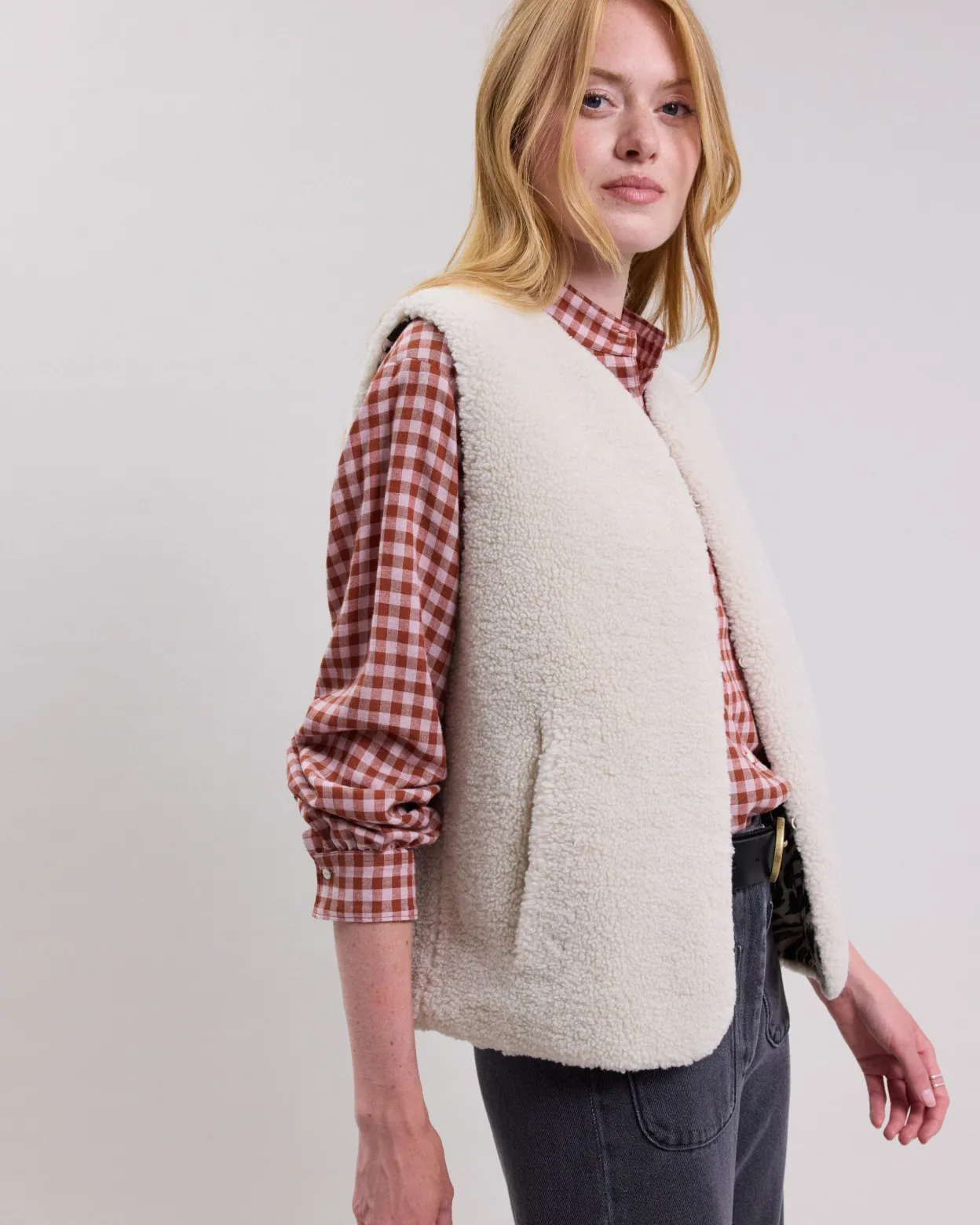 venice_vest_3.webp Shop Hartford Venice Vest Off-White